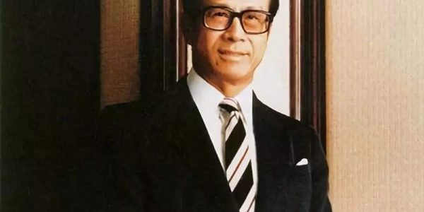 李嘉诚到底对自杀的原配做了什么？