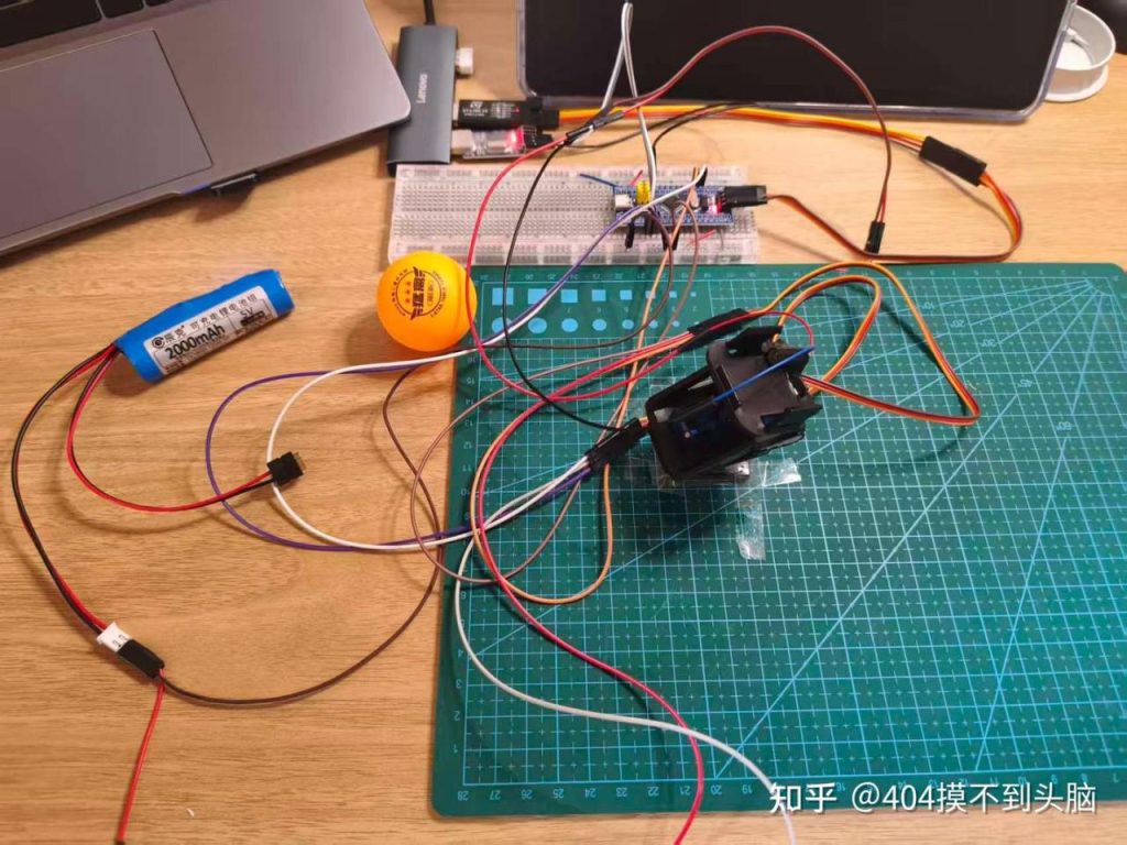挑战全网最低成本！STM32+OpenCV+PID 打造“视觉追踪火控云台” (附源码)